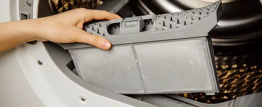 Signs Of A Clogged Dryer Lint Trap in Bay Shore, New York
